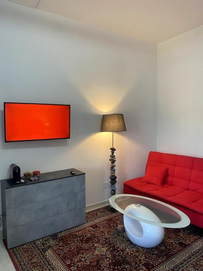 Mini Red Hub - Design Apartment Sant'Agapito Luaran gambar